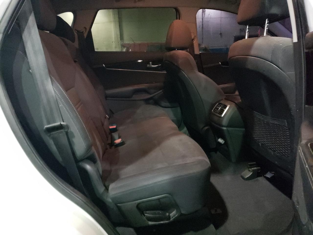 2019 Kia Sorento - Image 11