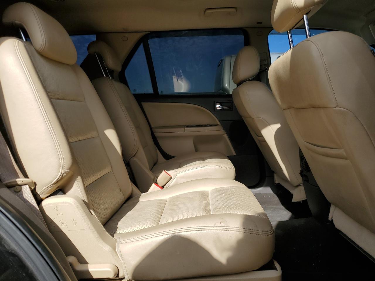 2008 Ford Taurus - Image 11