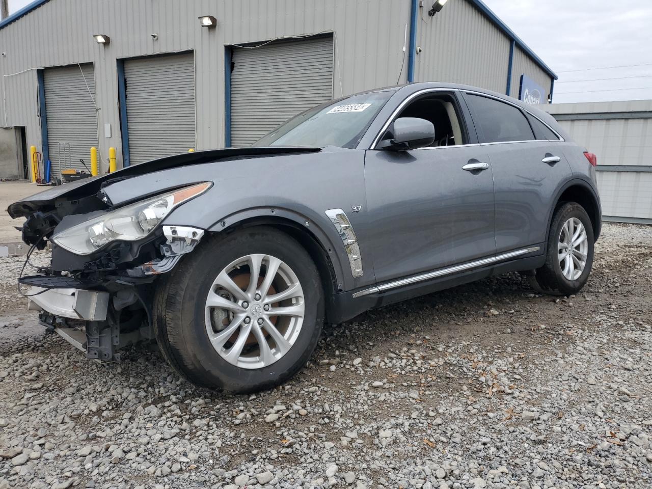 2017 INFINITI QX70