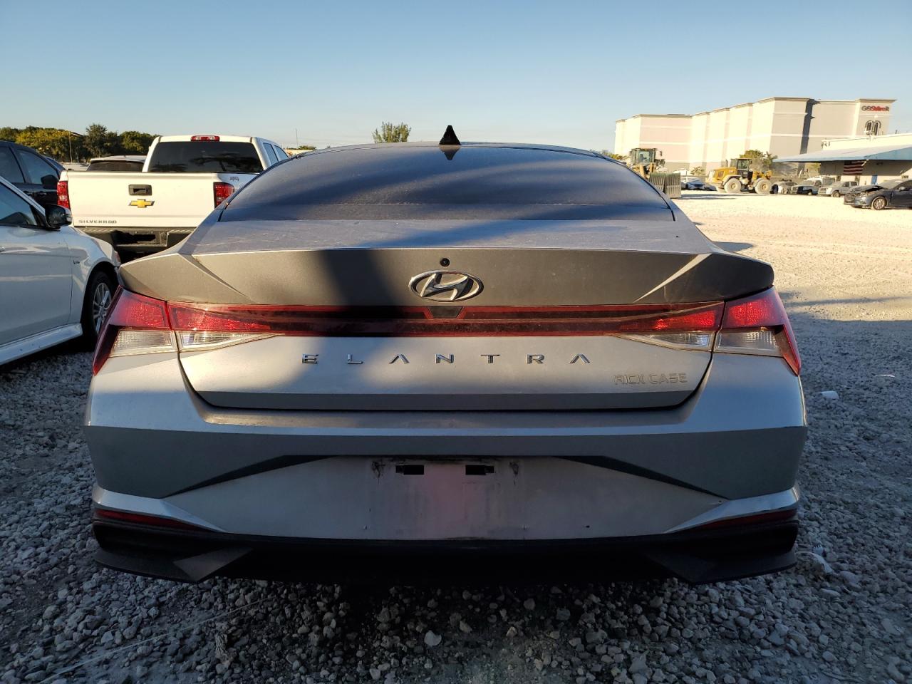 2023 Hyundai Elantra - Image 6