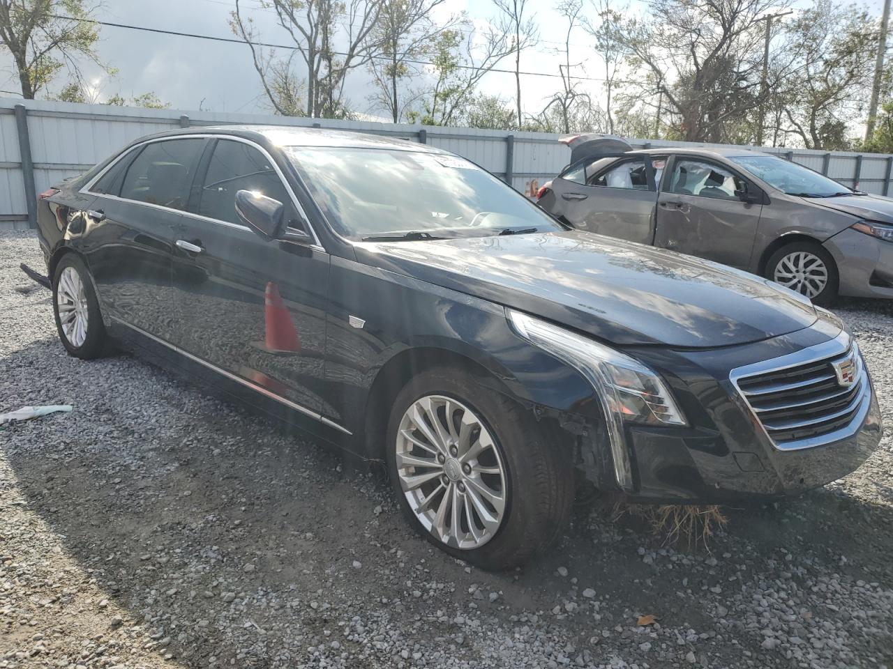 VIN 1G6KA5RX0JU153543 2018 CADILLAC CT6 no.4