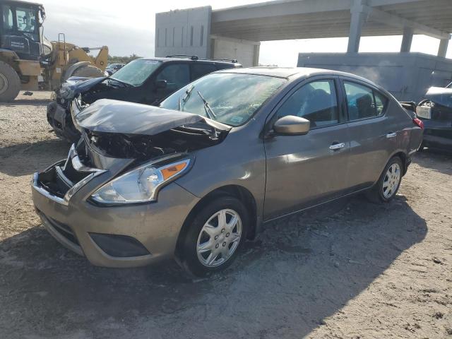  NISSAN VERSA 2016 Srebrny