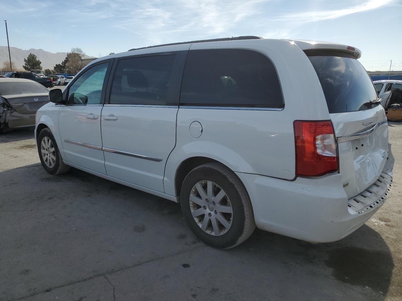 VIN 2C4RC1BG7ER270841 2014 CHRYSLER MINIVAN no.2