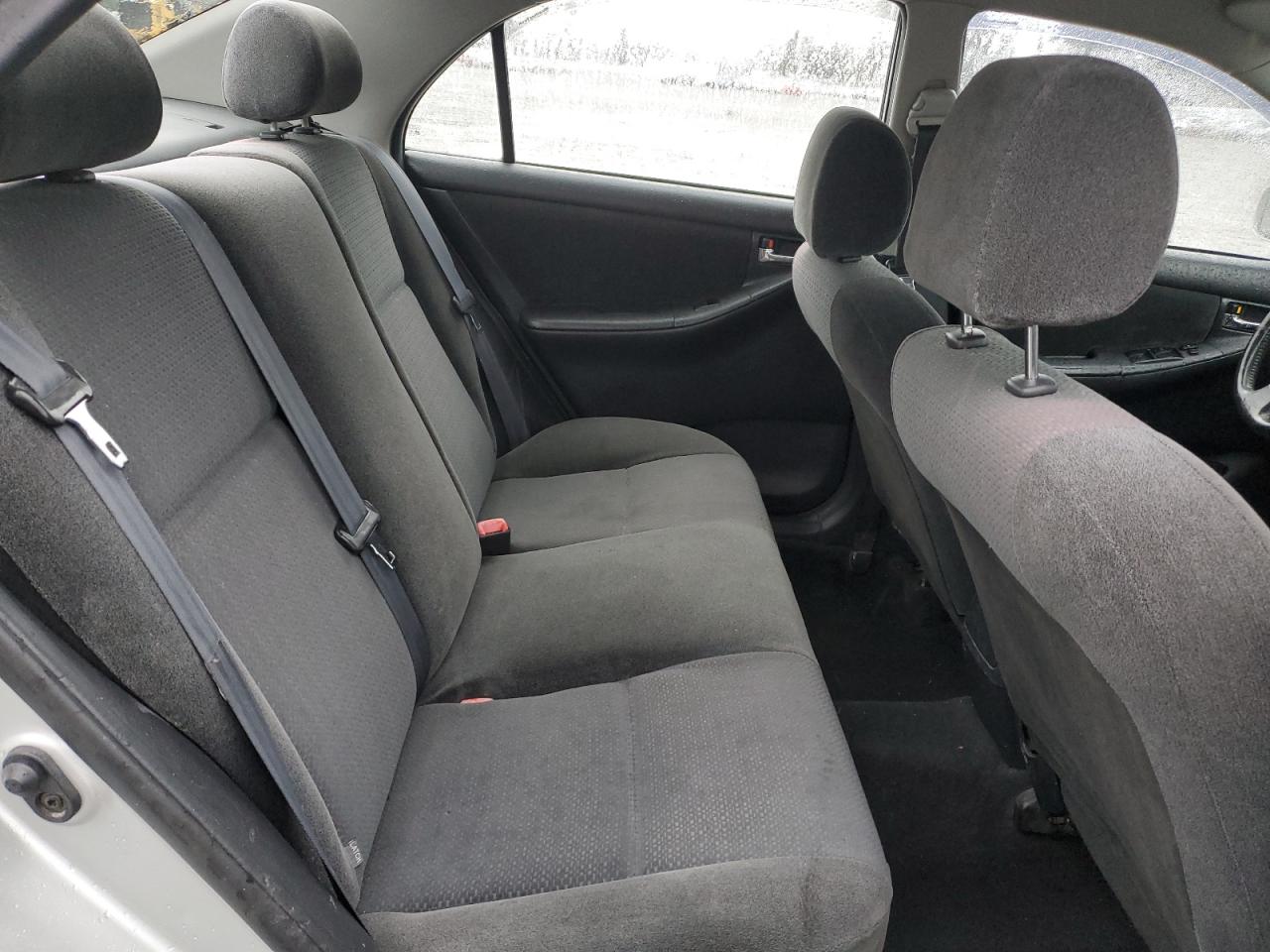 2004 Toyota Corolla - Image 11