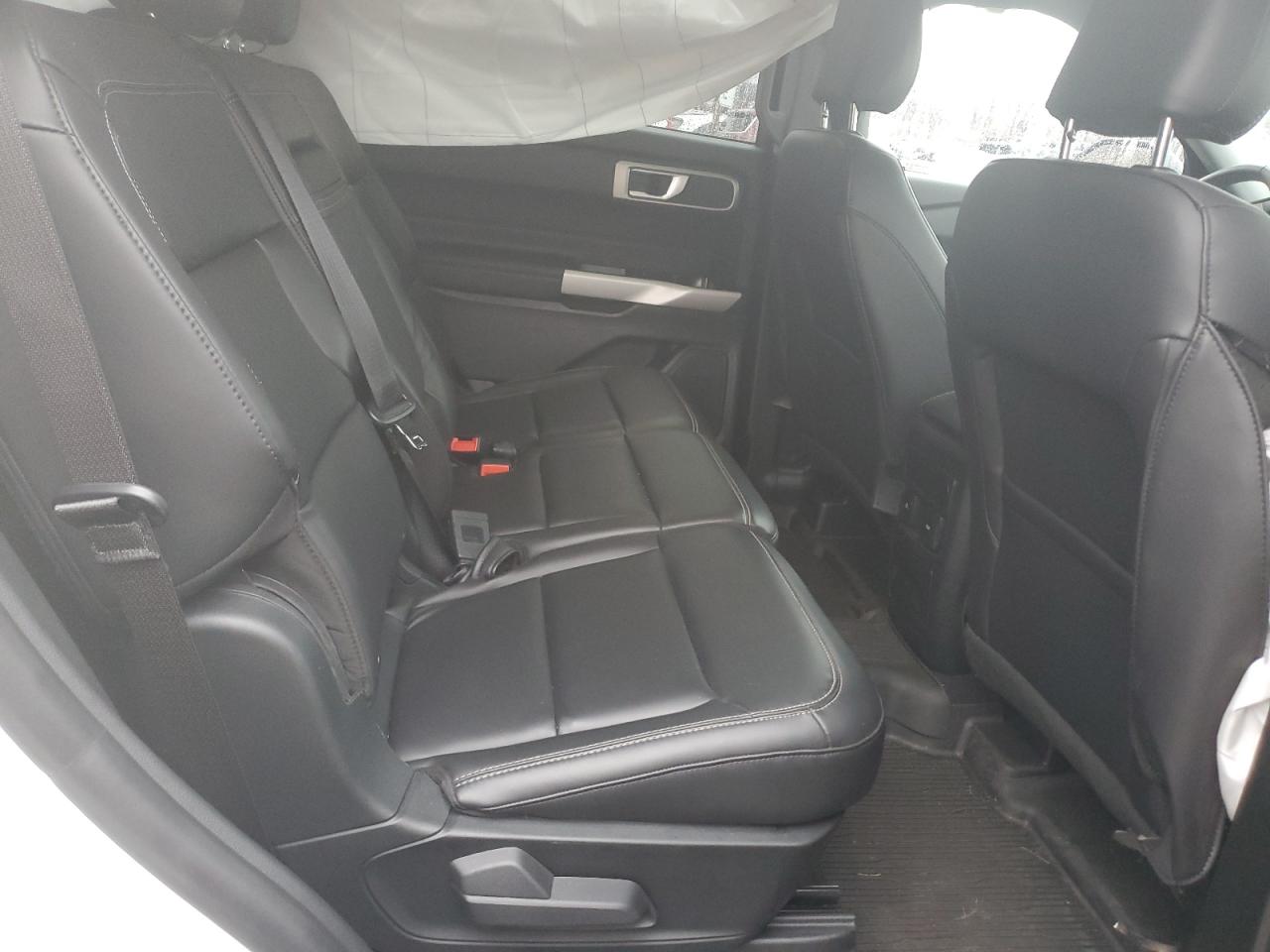 2023 Ford Explorer - Image 11