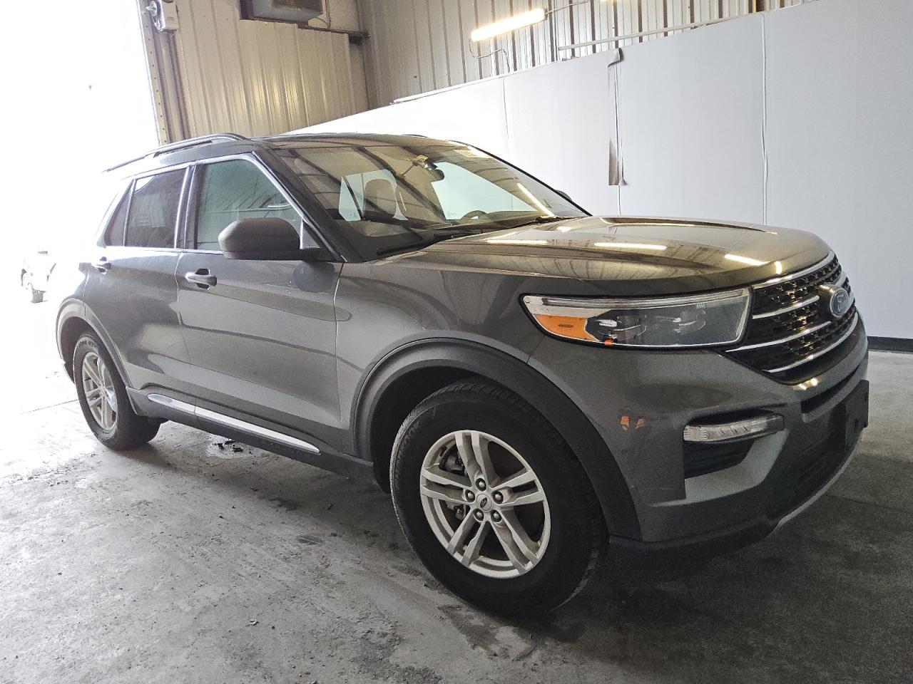 2023 Ford Explorer - Image 4