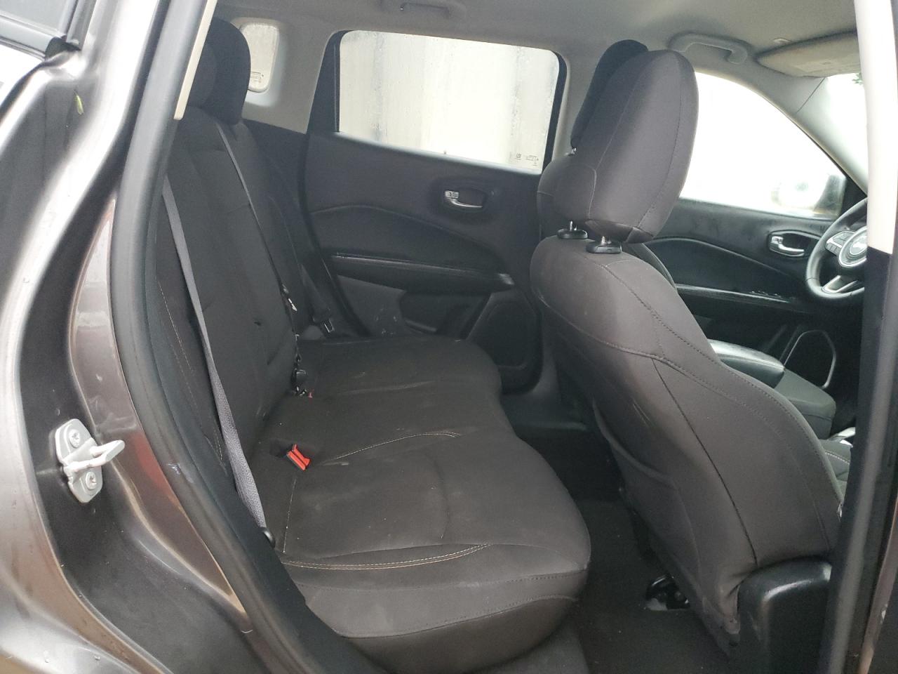 2018 Jeep Compass - Image 10