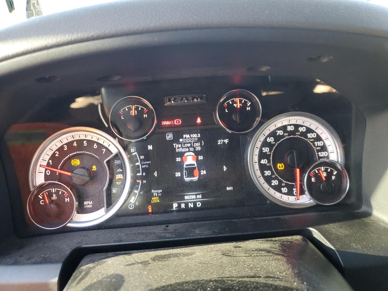 2013 RAM 1500 - Image 9