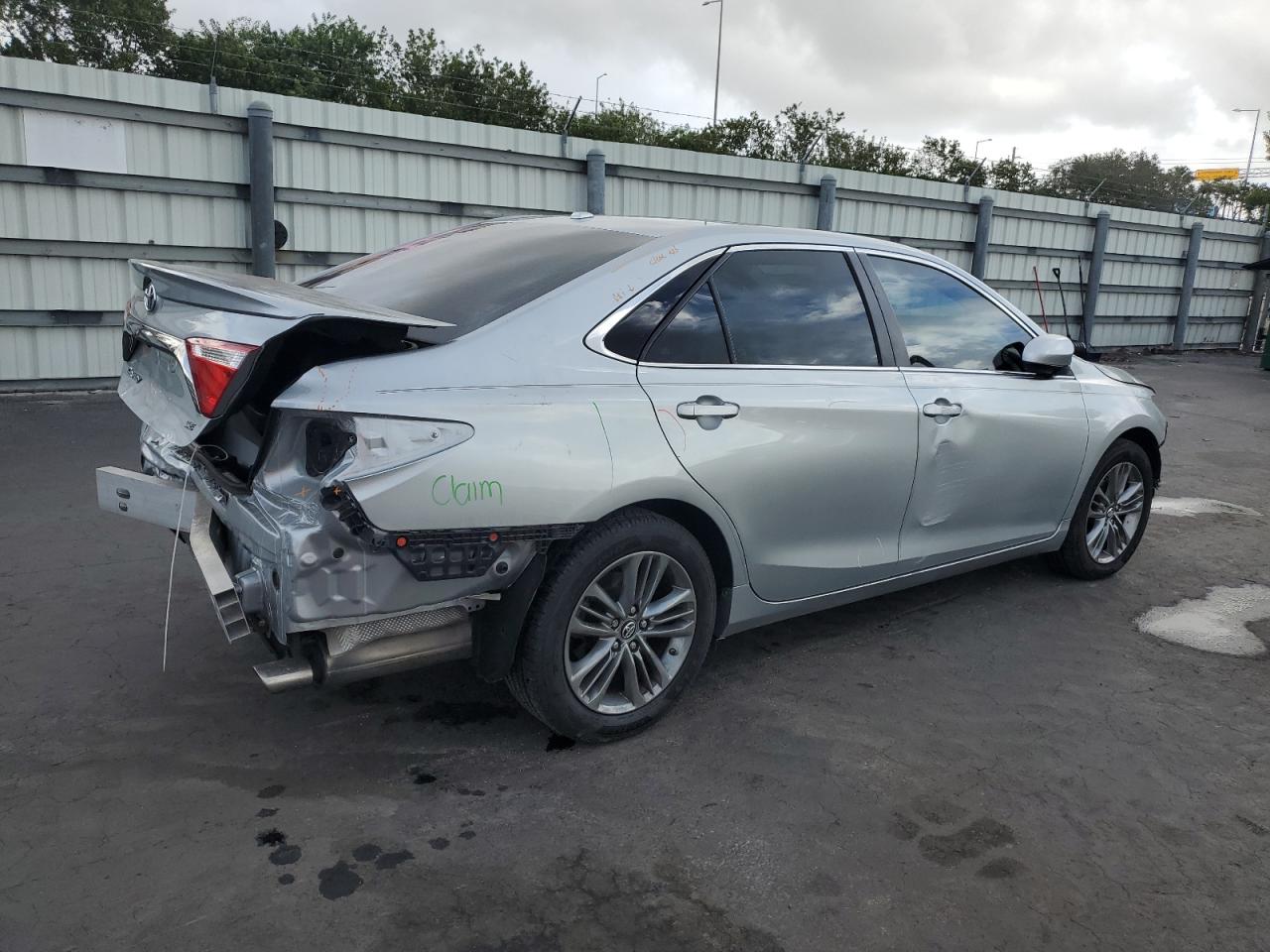 VIN 4T1BF1FK7HU417265 2017 TOYOTA CAMRY no.3