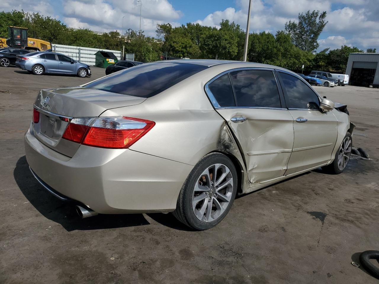 VIN 1HGCR2F75EA053105 2014 HONDA ACCORD no.3