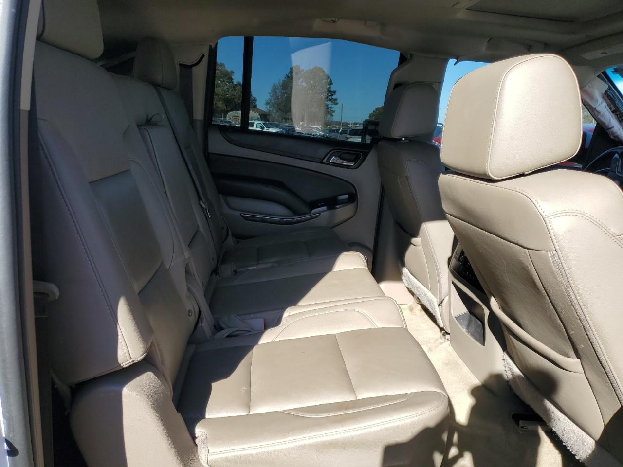 2018 Chevrolet Suburban - Image 11