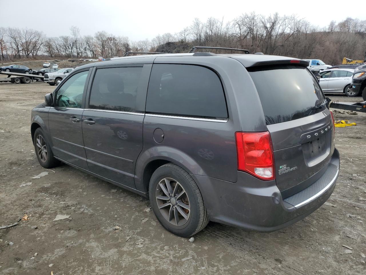 2017 Dodge Caravan - Image 2