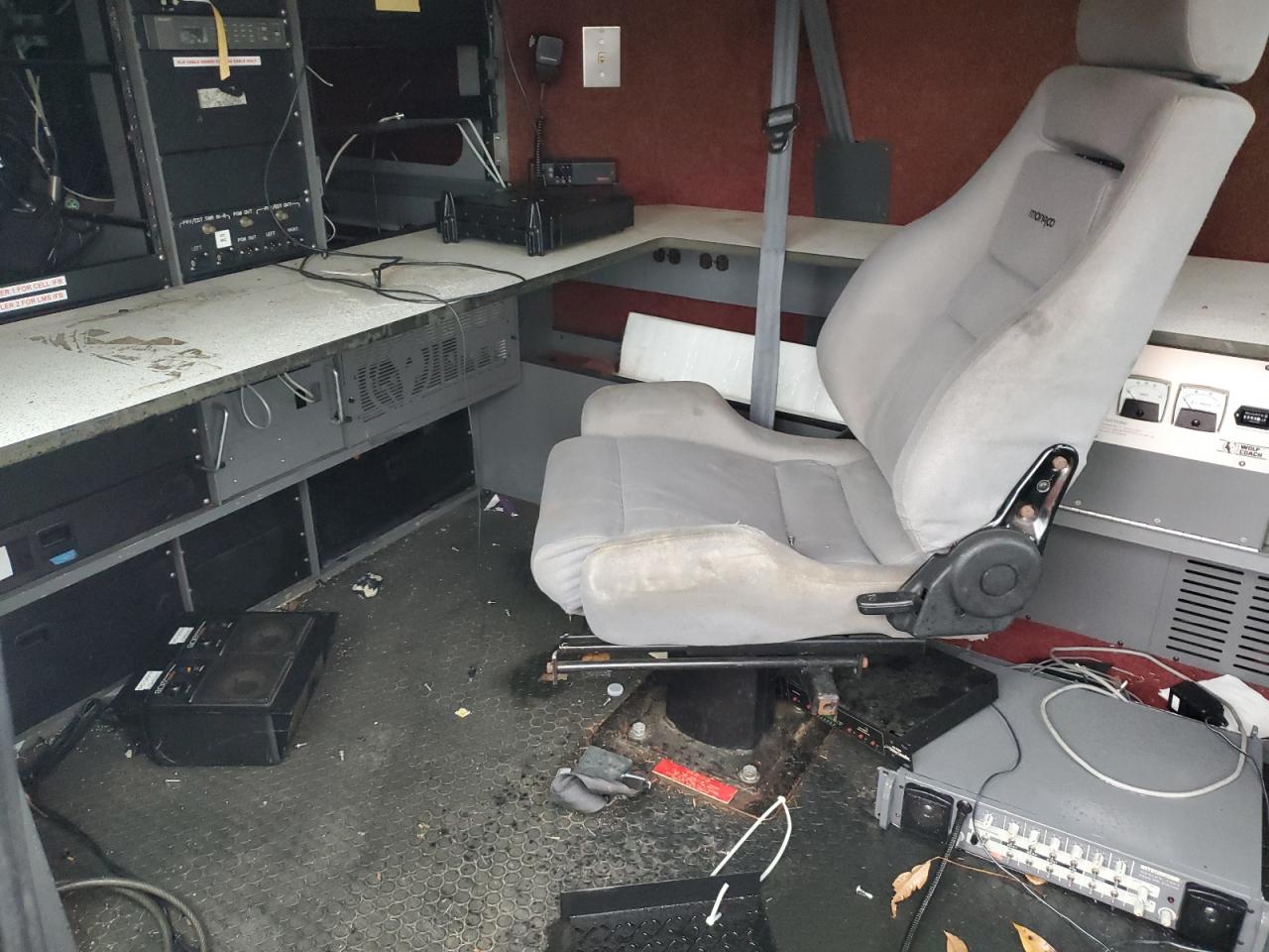 1999 Ford Econoline E350 Super Duty Van VIN: 1FTSS34S5XHB16175 Lot: 81320574