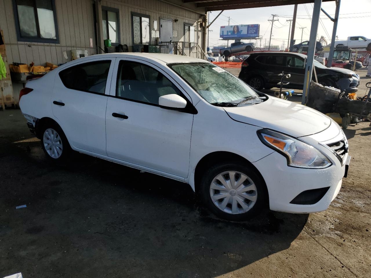 VIN 3N1CN7AP6JL803535 2018 NISSAN VERSA no.4