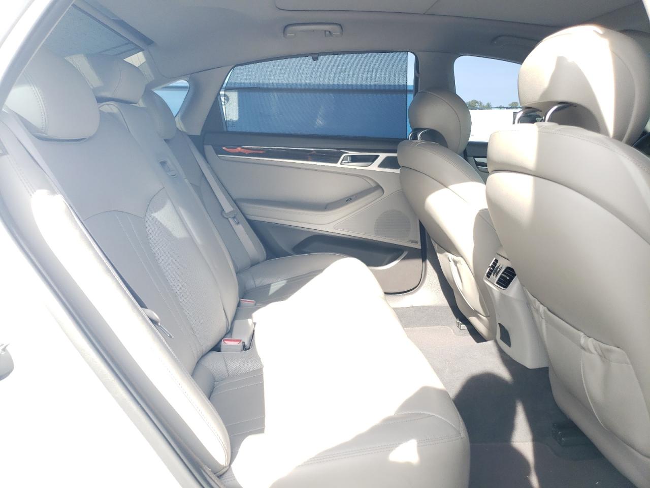 2016 Hyundai Genesis - Image 10