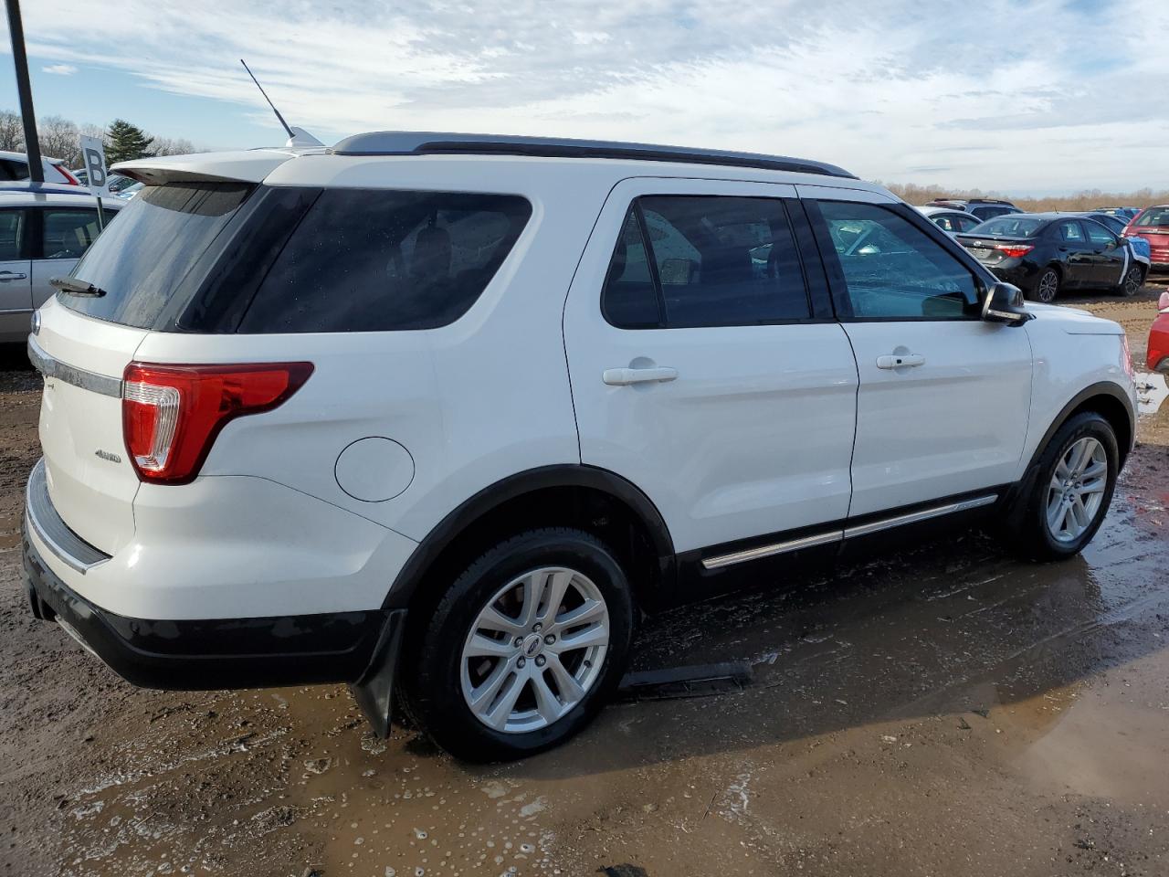 VIN 1FM5K8D82JGB03035 2018 FORD EXPLORER no.3