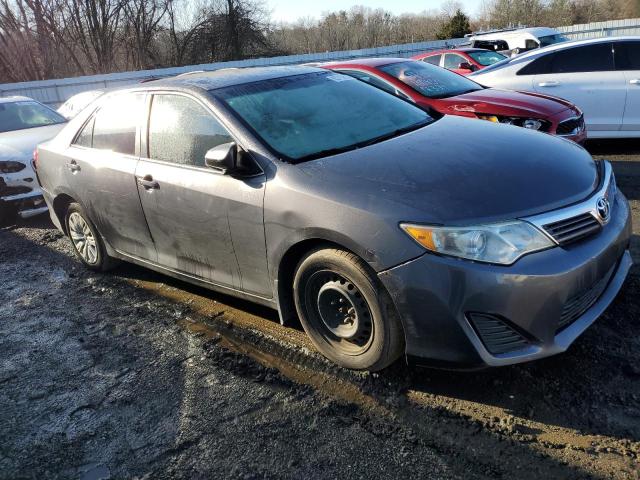  TOYOTA CAMRY 2014 Серебристый