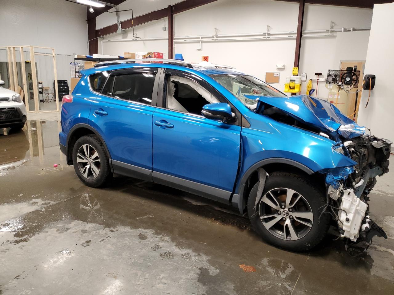 2018 Toyota RAV 4 - Image 4