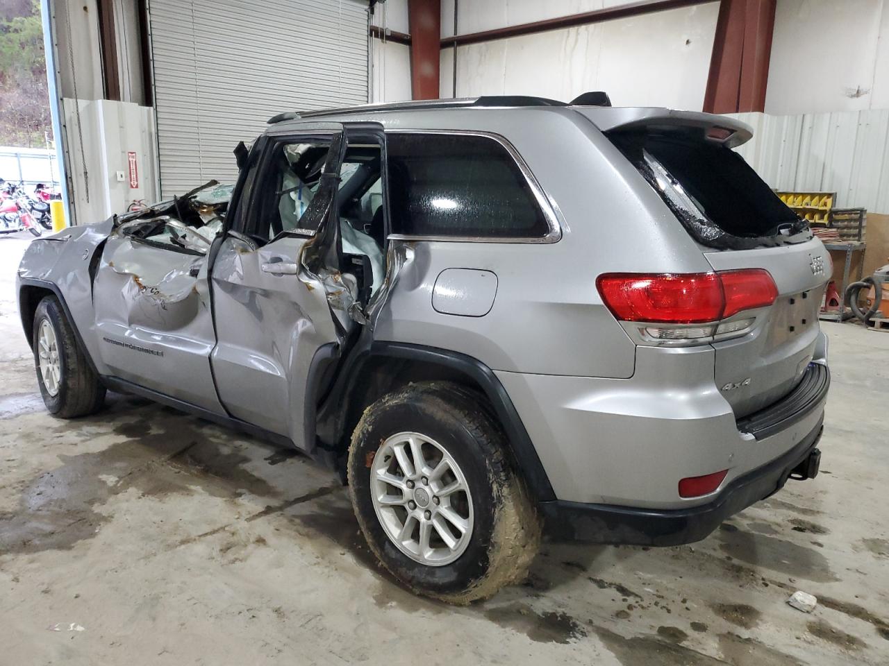 2018 Jeep Grand Cherokee - Image 2