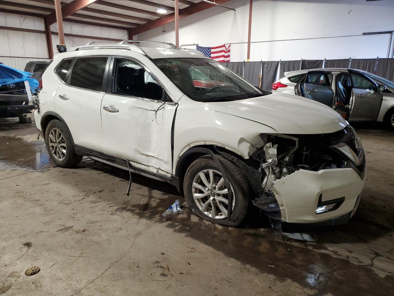 VIN KNMAT2MV8HP527056 2017 NISSAN ROGUE no.4