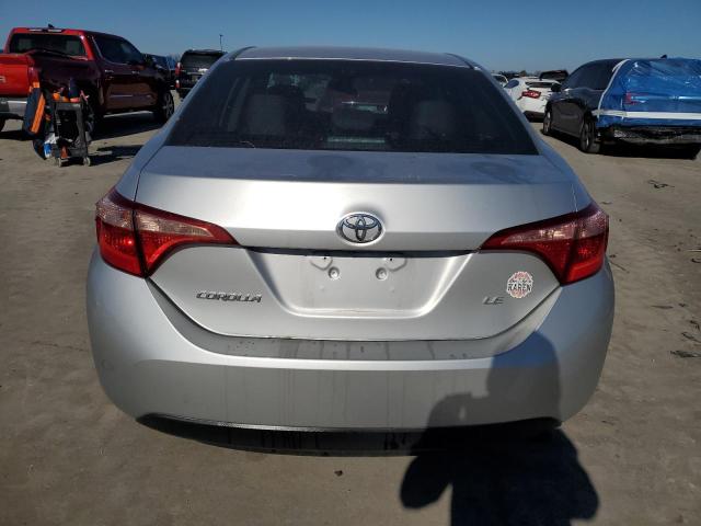  TOYOTA COROLLA 2018 Srebrny