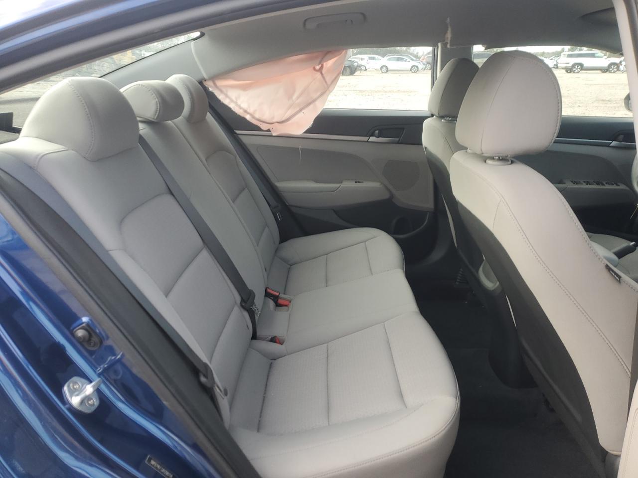 2018 Hyundai Elantra - Image 11