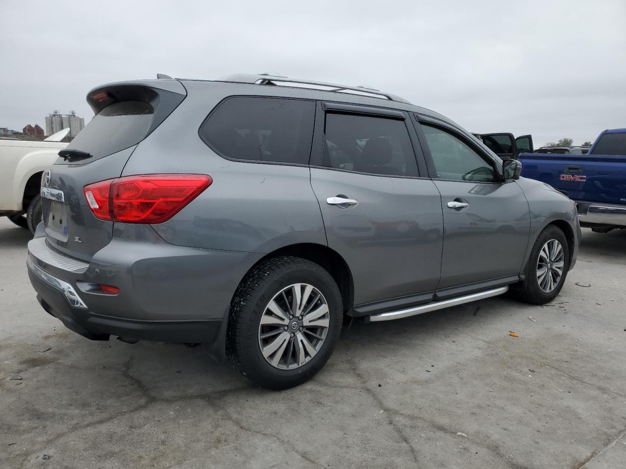 2020 Nissan Pathfinder - Image 3