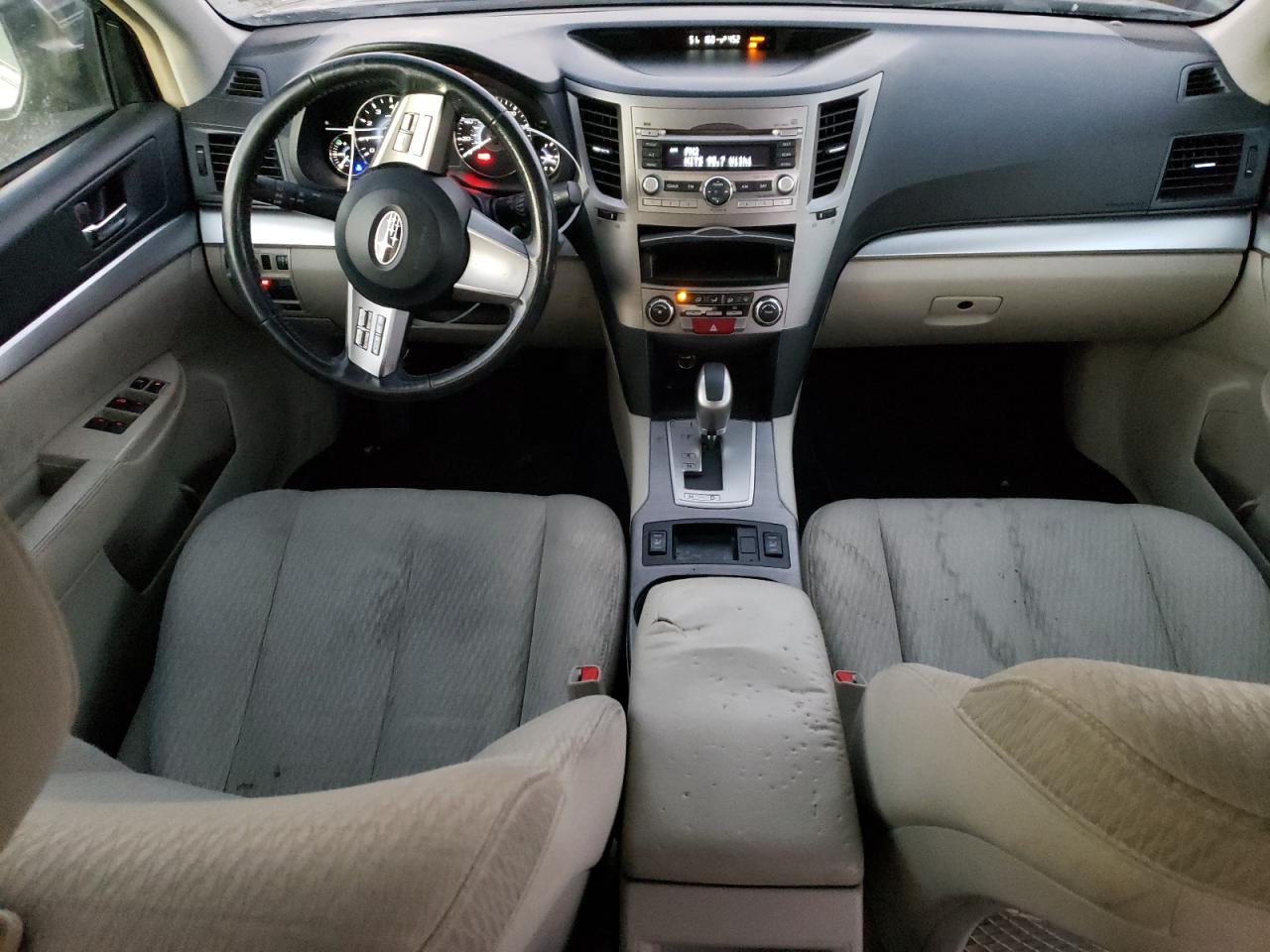 2010 Subaru Outback - Image 8