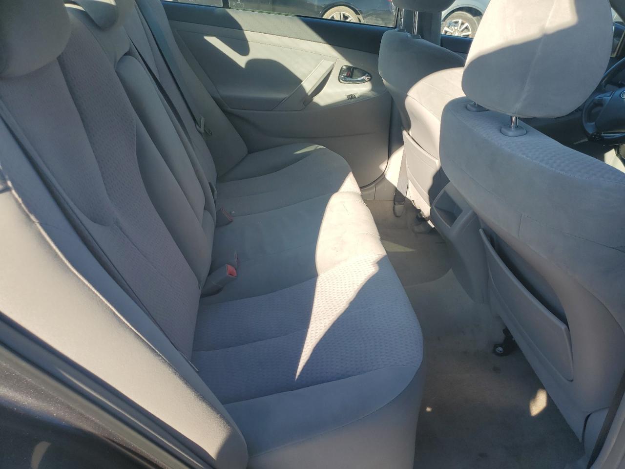 2010 Toyota Camry - Image 10