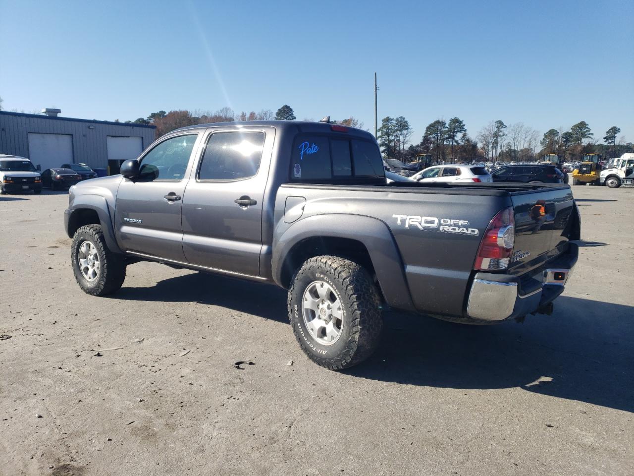 2014 Toyota Tacoma - Image 2