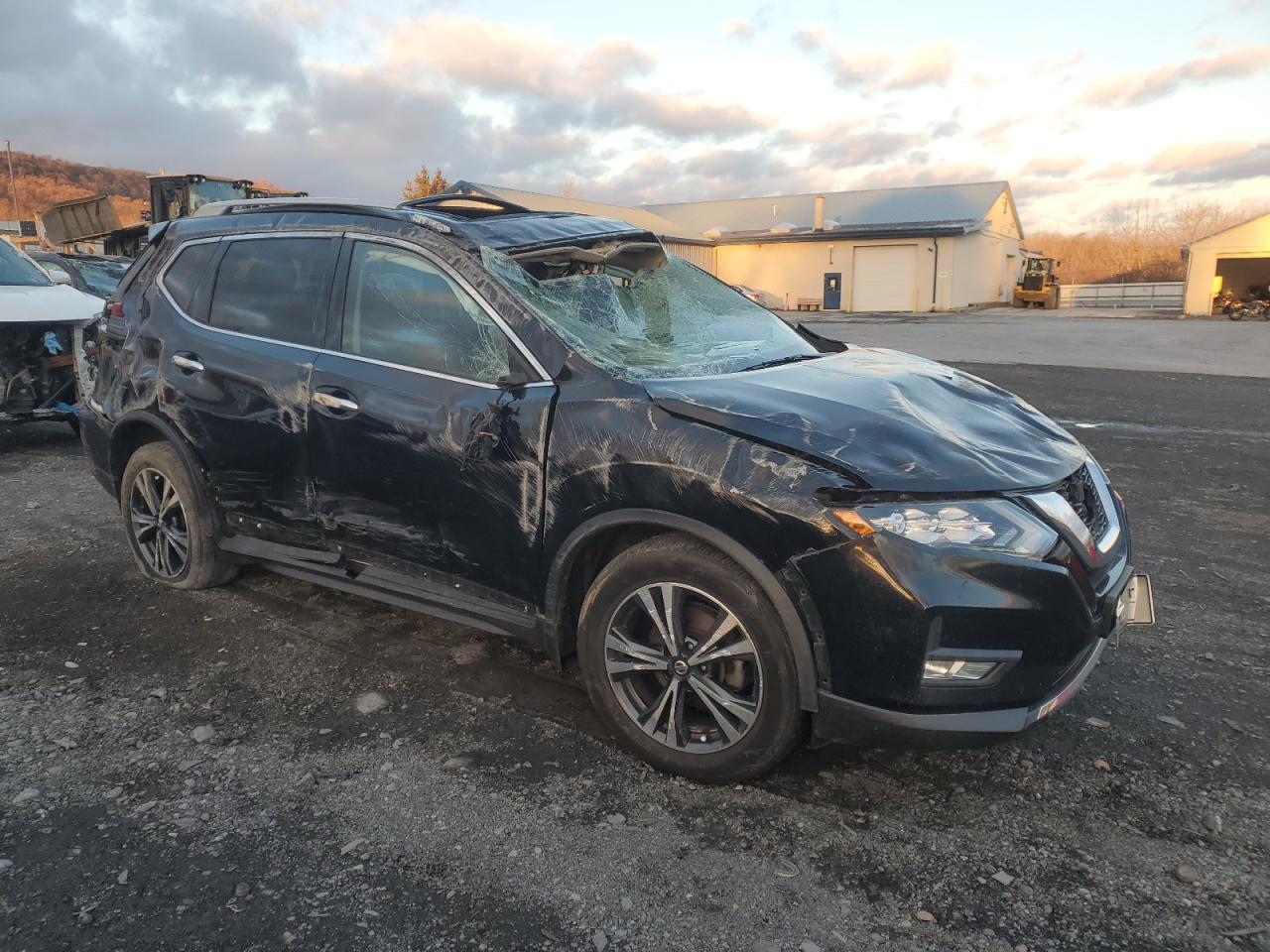 2018 Nissan Rogue - Image 4