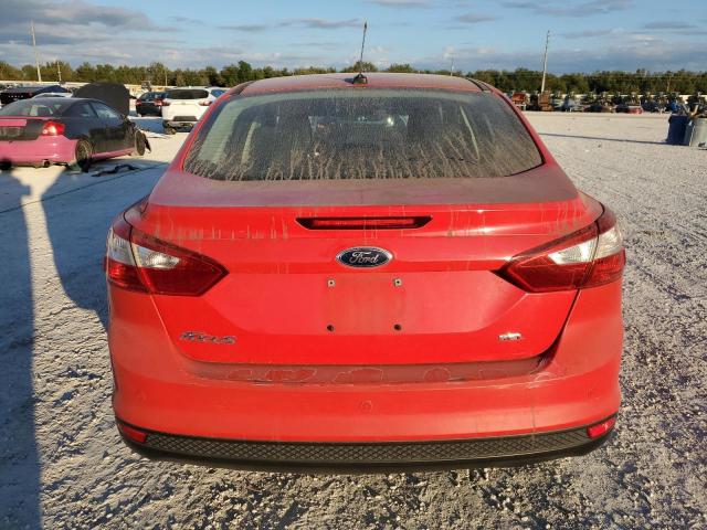 Sedans FORD FOCUS 2012 Red