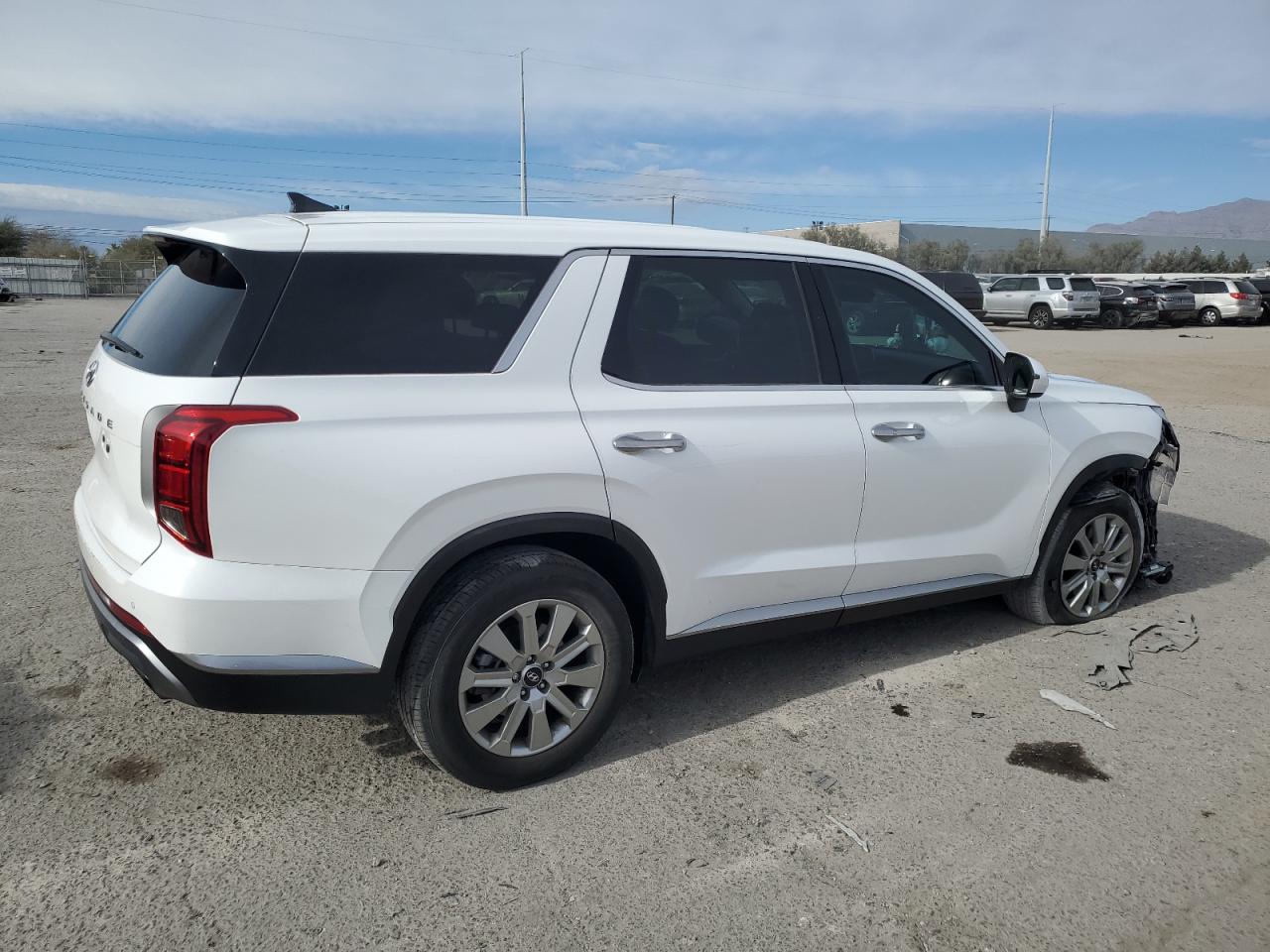 2023 Hyundai Palisade - Image 3