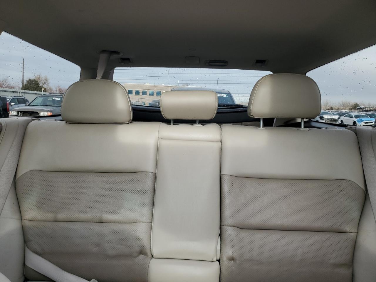 2005 Subaru Outback - Image 10