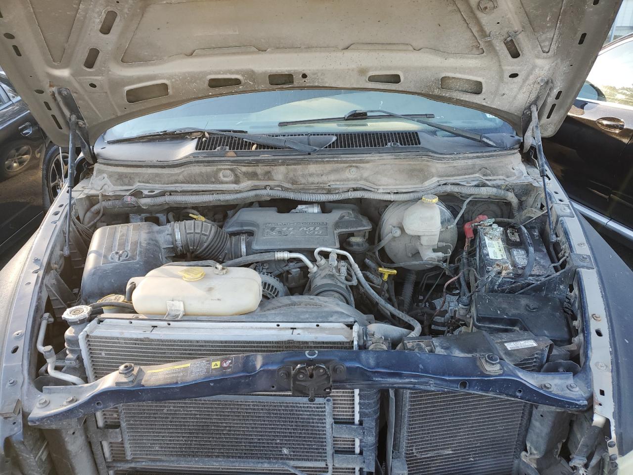 2004 Dodge RAM - Image 11