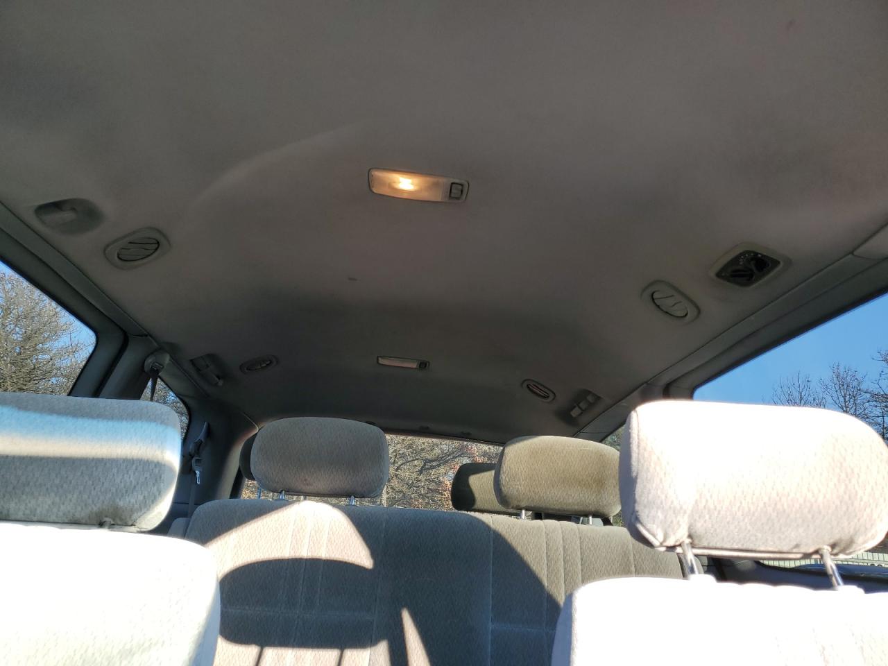 2002 Toyota Sienna Ce VIN: 4T3ZF19C42U479207 Lot: 82301664
