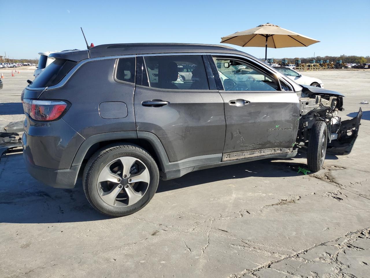 2018 Jeep Compass - Image 3