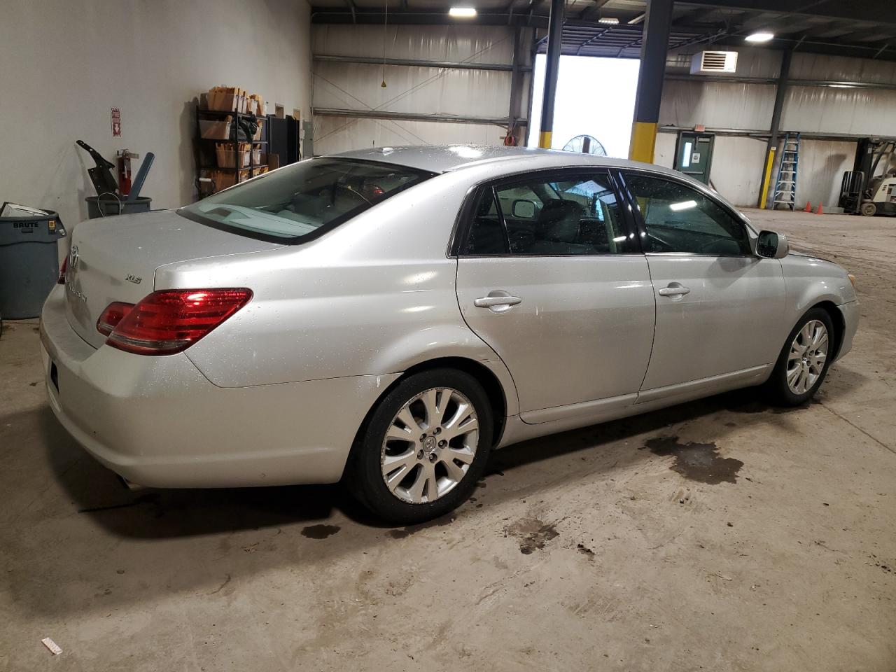 2009 Toyota Avalon - Image 3