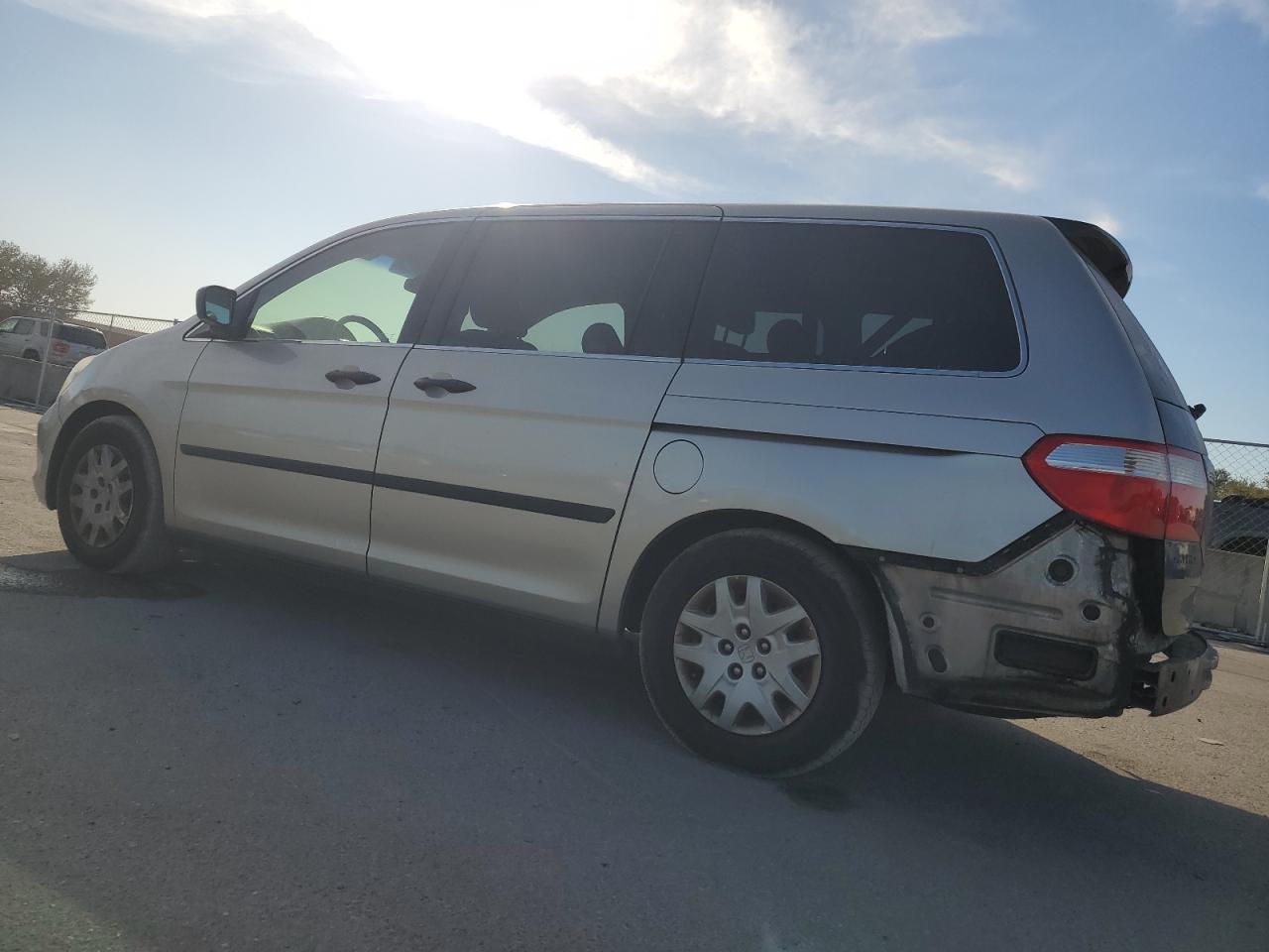2007 Honda Odyssey - Image 2