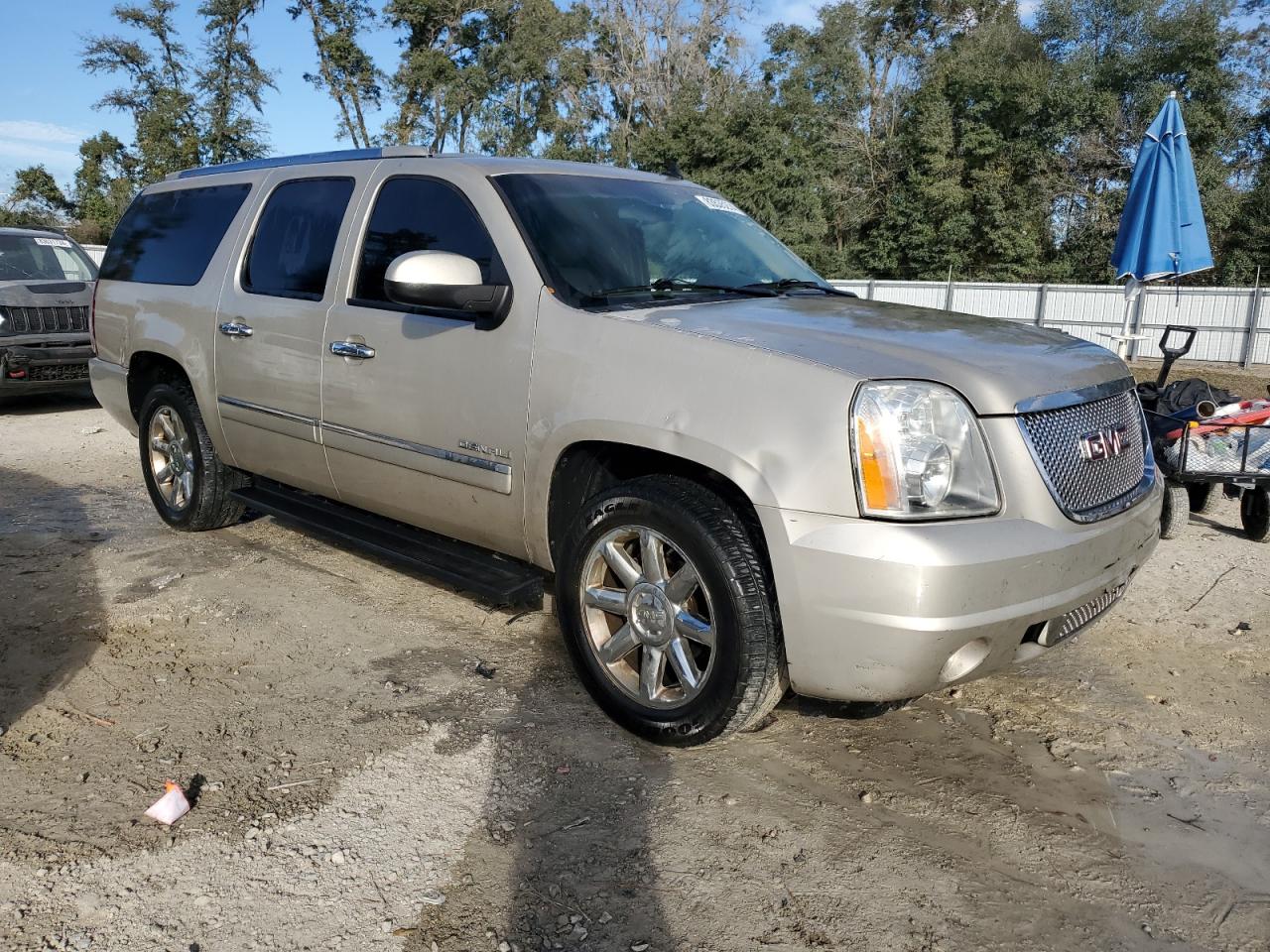 2013 GMC Yukon - Image 4