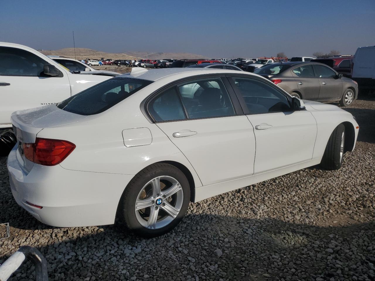 VIN WBA3C1C55DF441348 2013 BMW 3 SERIES no.3