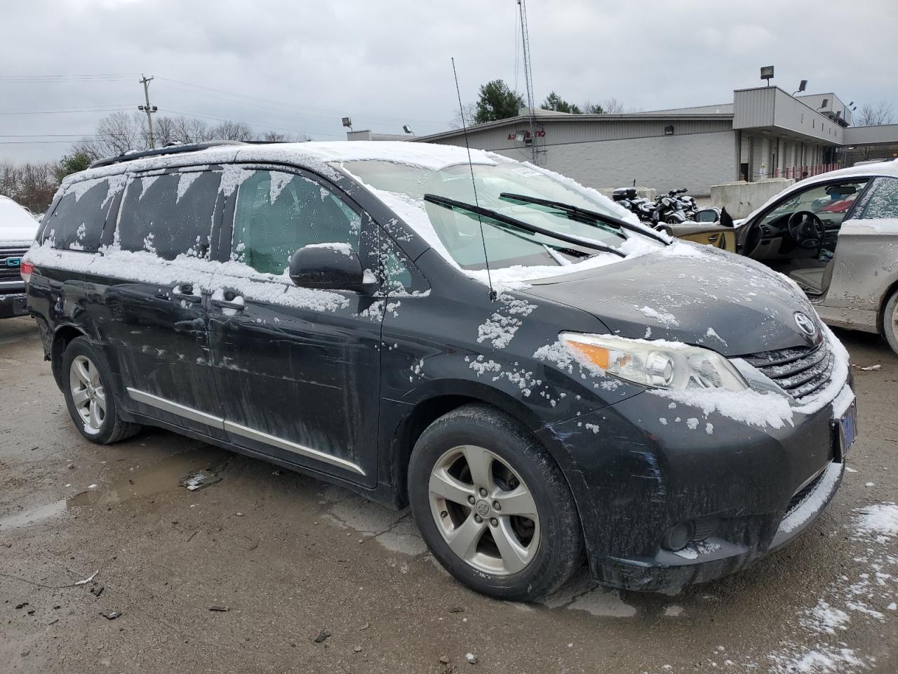 2012 Toyota Sienna - Image 4