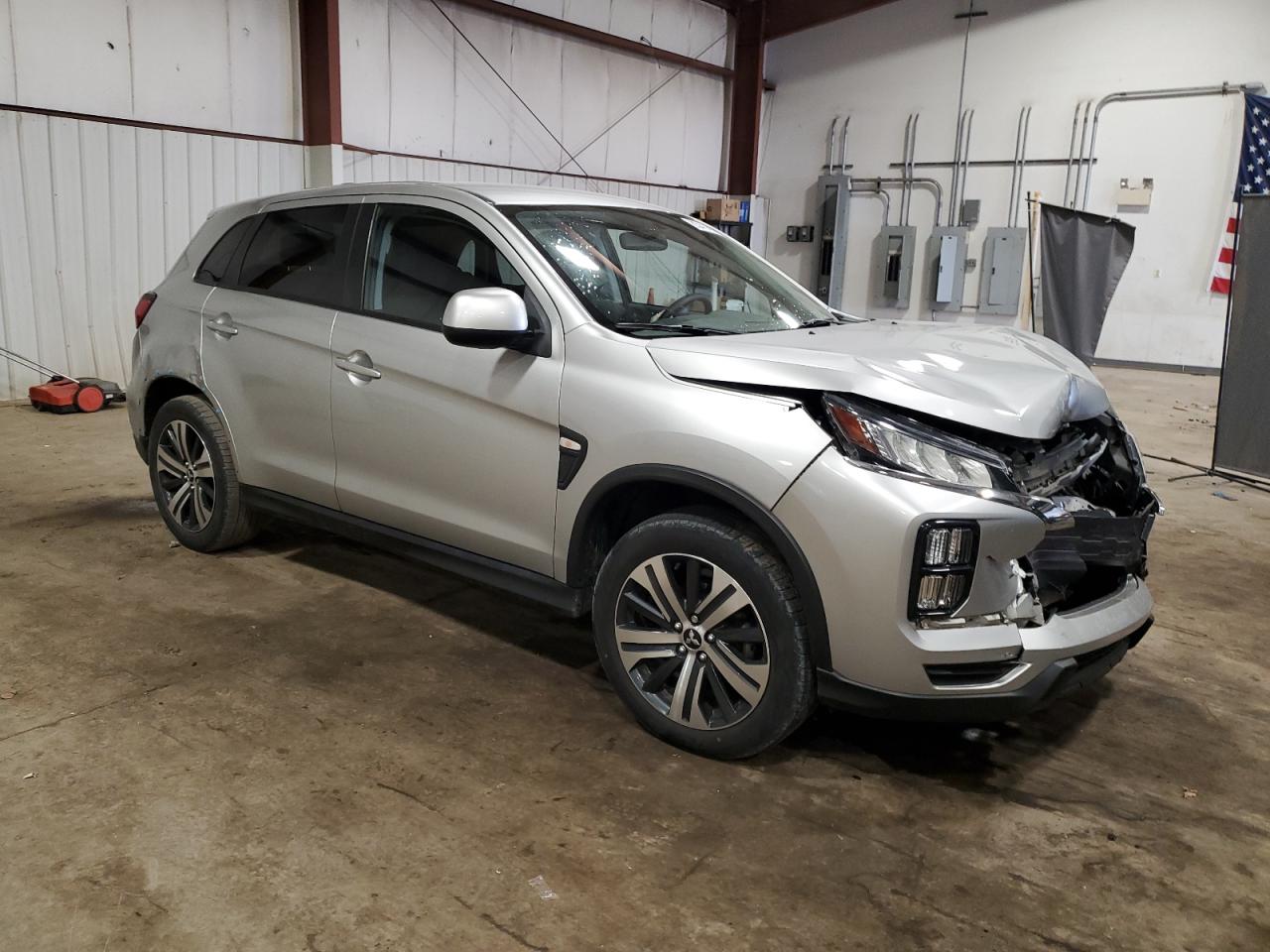 2020 Mitsubishi Outlander - Image 4