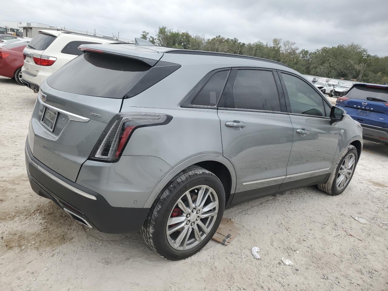 VIN 1GYKNGRS1PZ118159 2023 CADILLAC XT5 no.3