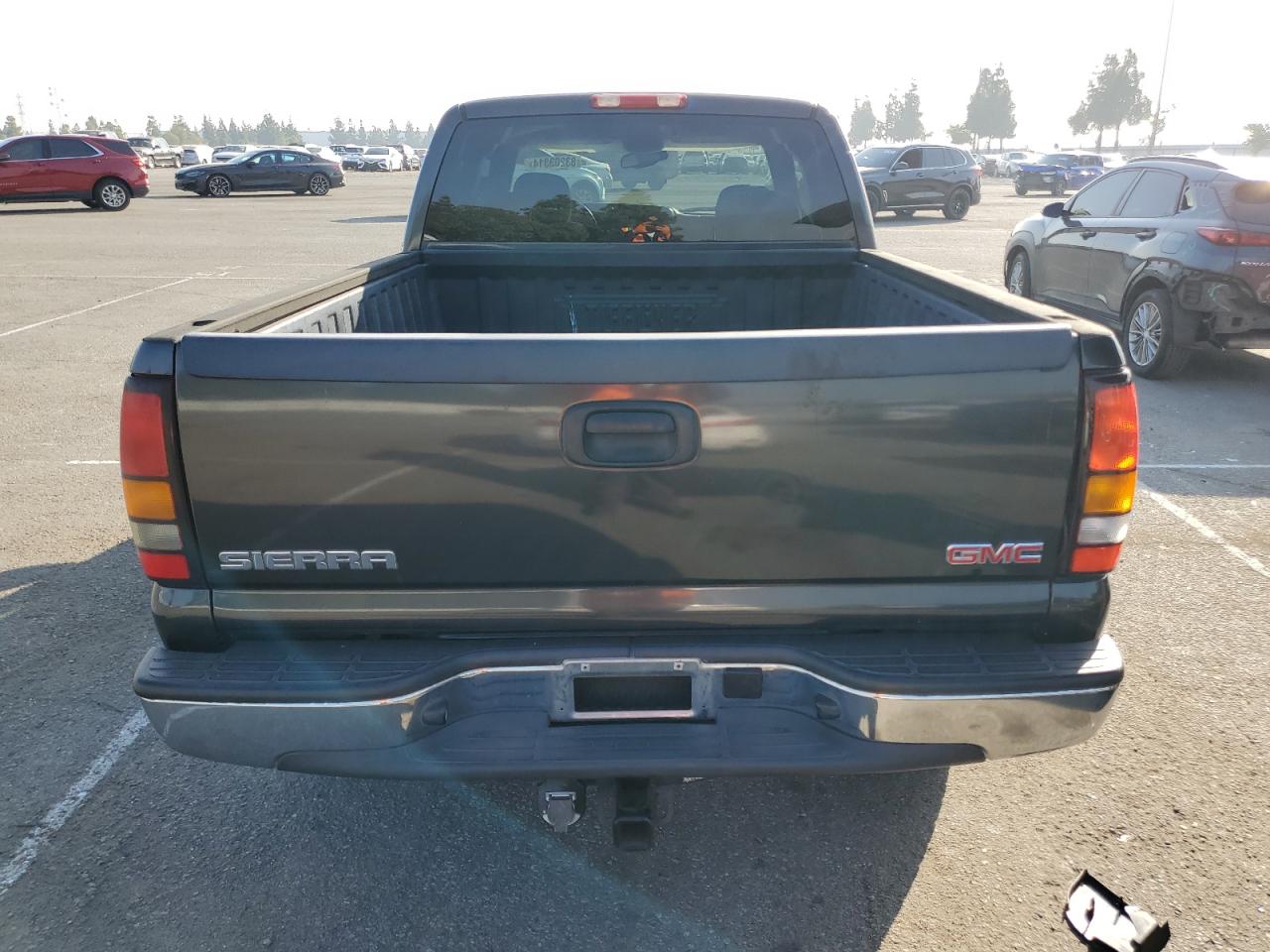2005 GMC Sierra - Image 6