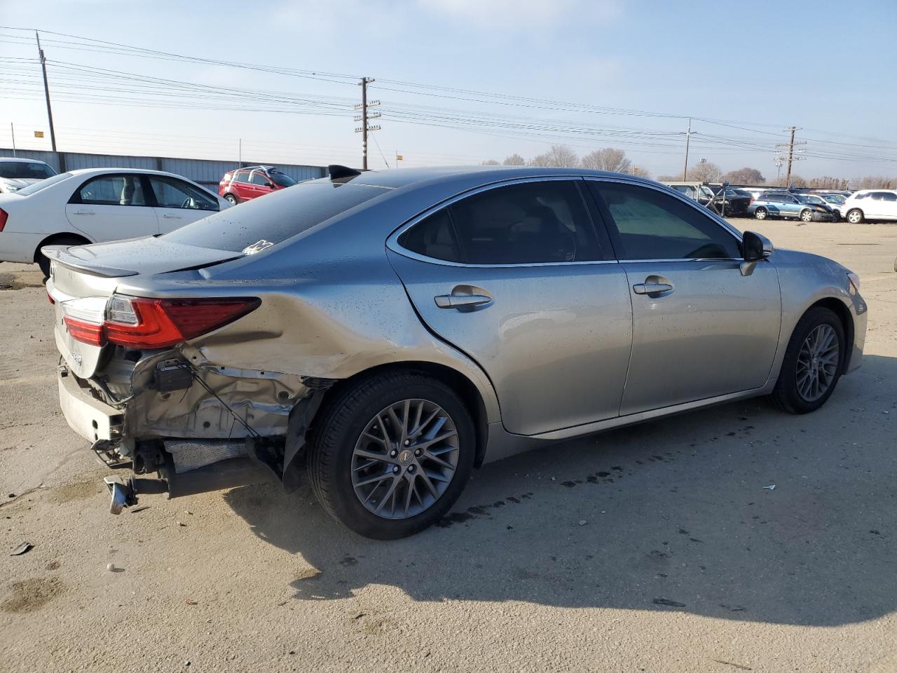 2018 Lexus ES - Image 3