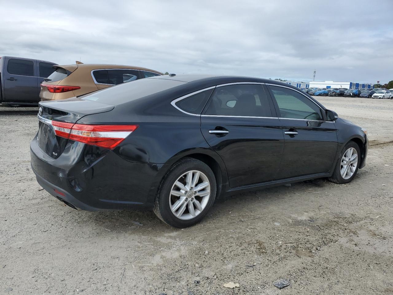 2014 Toyota Avalon - Image 3