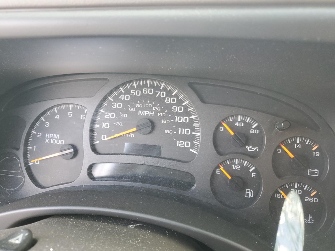 2005 Cadillac Escalade - Image 9
