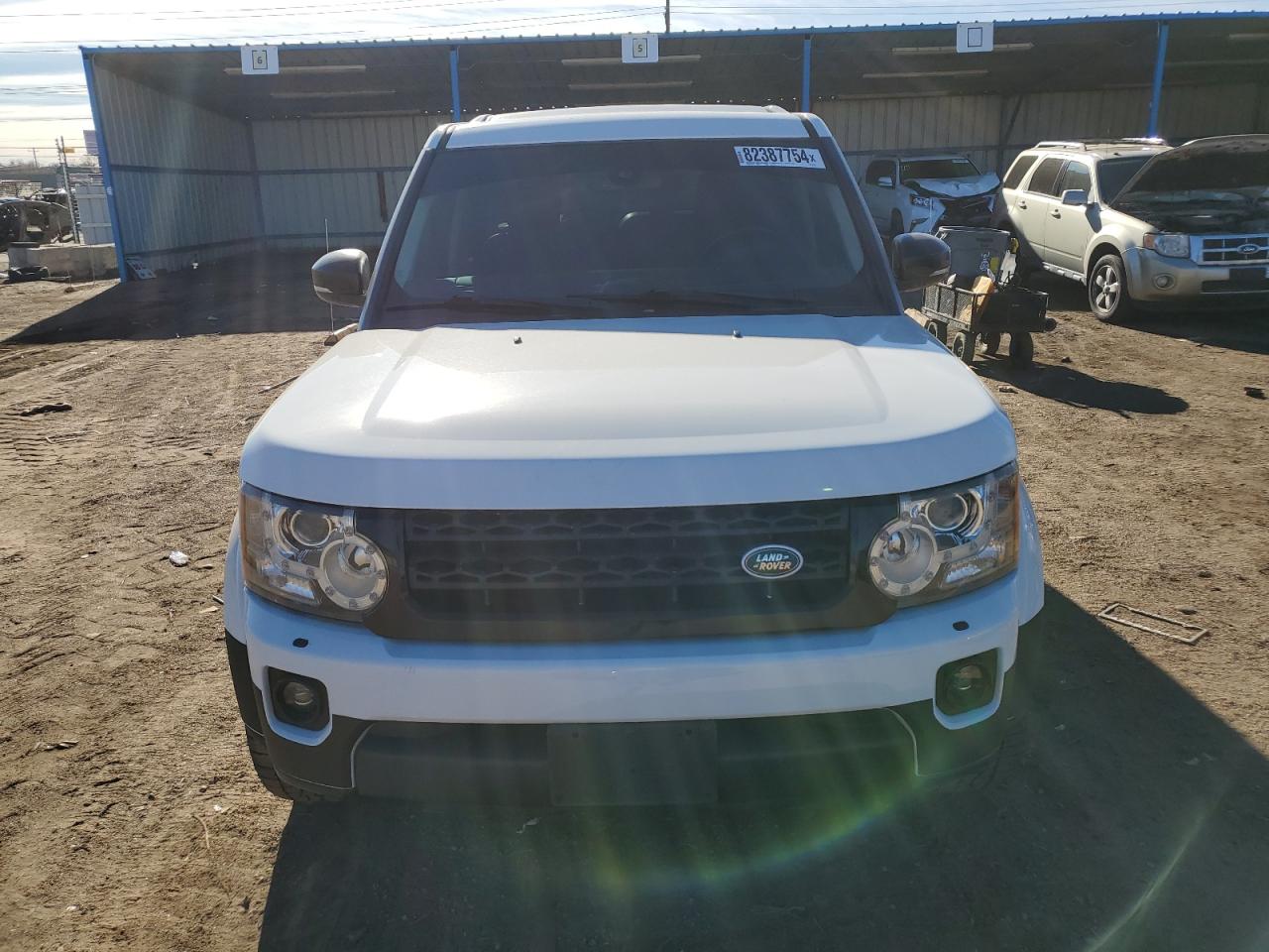 2015 Land Rover LR4 - Image 5