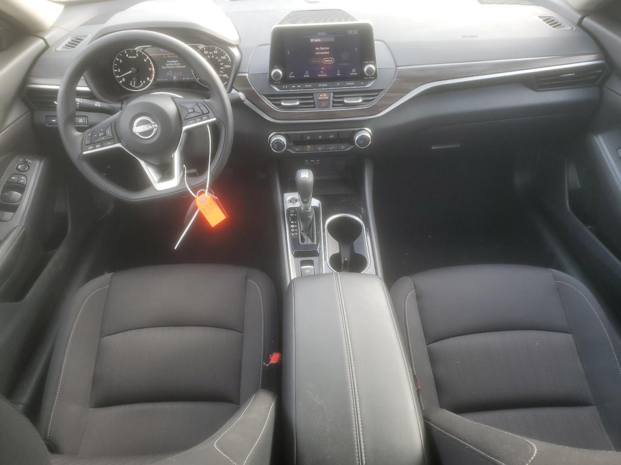 2024 Nissan Altima - Image 8